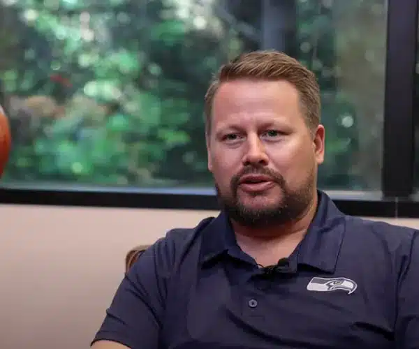 Derek sharing positive experience at Issaquah Dentist